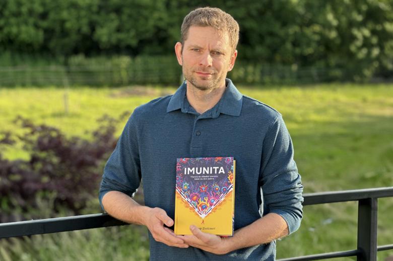 Matúš Mládek rozjel vlastní nakladatelství Aurora v době pandemie. "Měl jsem štěstí na výběr knih. Koncem prvního roku jsem vydal beletrii, která se na Slovensku stala vánočním bestsellerem."