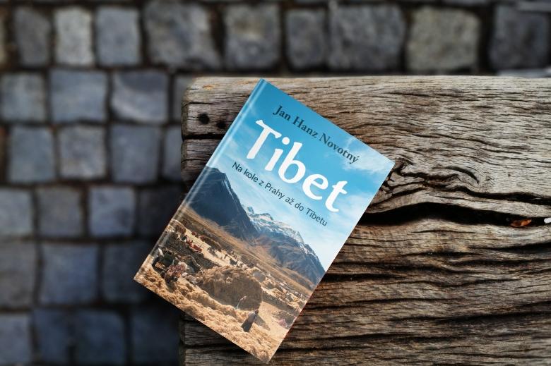 Na kole dojel z Prahy až do Tibetu, byla to výzva a životní zážitek, protkaný řadou komplikací, ale i spoustou působivých lidských příběhů