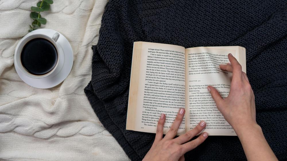 Tohle není pro slabé povahy: virální dark romance míří do Česka