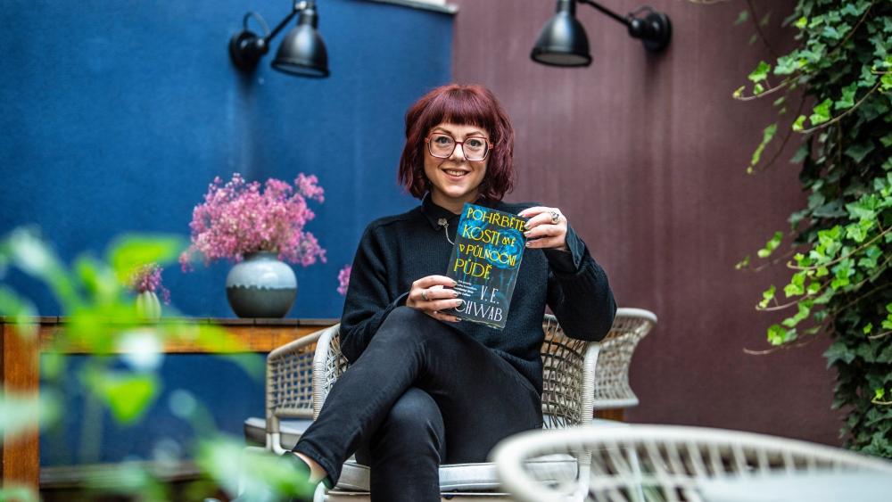 „Nechci být oběť. Chci být predátor.“ Victoria E. Schwab o upírech, touze a ženské síle
