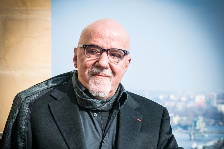 Rady a výměna zkušeností pro každý den Paula Coelha. Novinku oblíbeného autora Maktub vydává nakladatelství Argo také ve speciálním vydání pro největší fanoušky