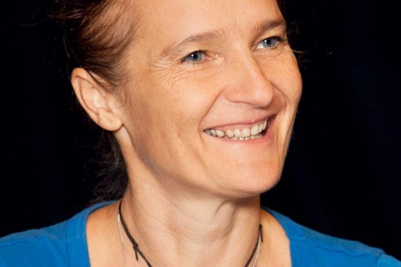„Co mi příroda skrze stromy ukazuje, mi taoistická filozofie pomáhá chápat a sjednocovat.“ Zuna Vesan Kozánková představuje v nové knize své učitele taoismu – stromy